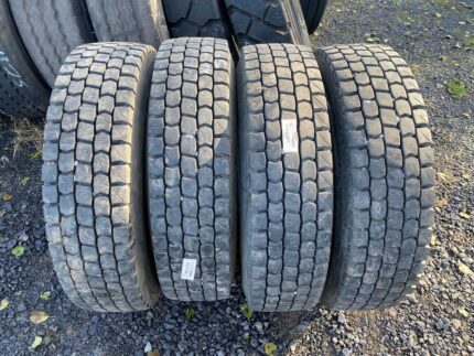 Opony ciężarowe używana 9.5R17.5 KUMHO KRD02 / 13-14mm