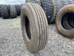 Opona ciężarowa używana 9.5R17.5 KUMHO KRT02 / 12-13mm