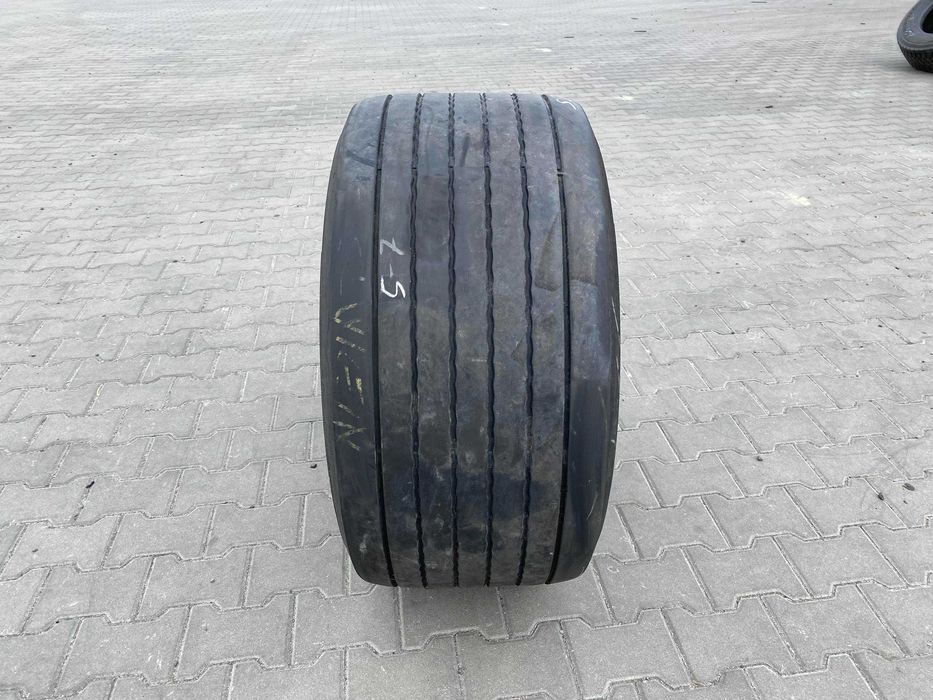 Opona ciężarowa 445/45R19.5 KUMHO KLT03 / 5-7mm Opona ciężarowa 445/45R19.5 KUMHO KLT03 / 5-7mm