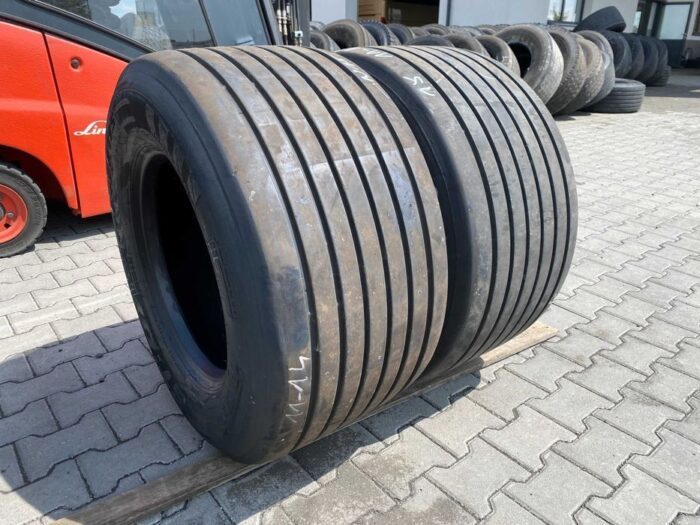 Opony ciężarowe  445/45R19.5 PIRELLI ST;01 / 6-8mm