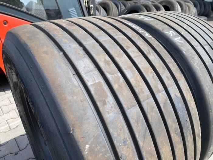 Opony ciężarowe  445/45R19.5 PIRELLI ST;01 / 6-8mm