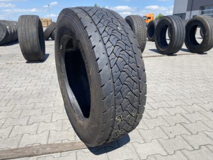  Opona ciężarowa 295/60R22.5 GOODYEAR KMAX D A / 11-12mm