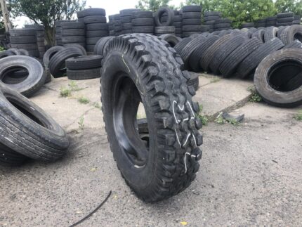  Opona ciężarowa używana 8.25-20 CONTINENTAL / 90% bieżnika