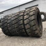  Opony ciężarowe używana 300-15 315/70-15 BKT WIDE WALL / 90% bieżnika