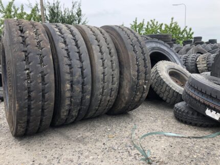  Opona przemysłowa  8.25R15 CONTINENTAL CONTIRV20 / 90% bieżnika