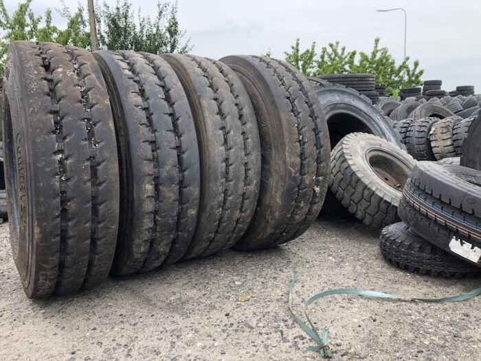 Opona przemysłowa  8.25R15 CONTINENTAL CONTIRV20 / 90% bieżnika
