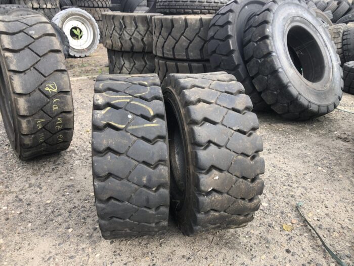 Opona przemysłowa  21X8-9 200/75-9 CONTINENTAL IC40 / 80% bieżnika