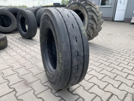  Opona ciężarowa używana 245/70R17.5 MICHELIN X MULTI T2 / 7-8mm