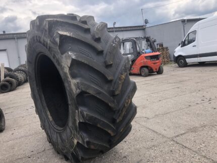 Opona rolnicza wysokiej jakości 710/70R38 BKT AGRIMAX SIRO / 90% bieżnika