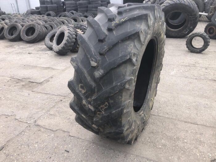 Opona rolnicza  600/65R34 PIRELLI TM800 / 80% bieżnika