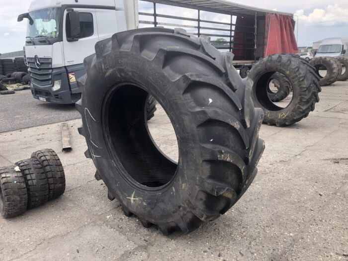 Opona rolnicza  710/70R38 VREDESTEIN TRAXION+ RADIAL /  70-80% bieżnika