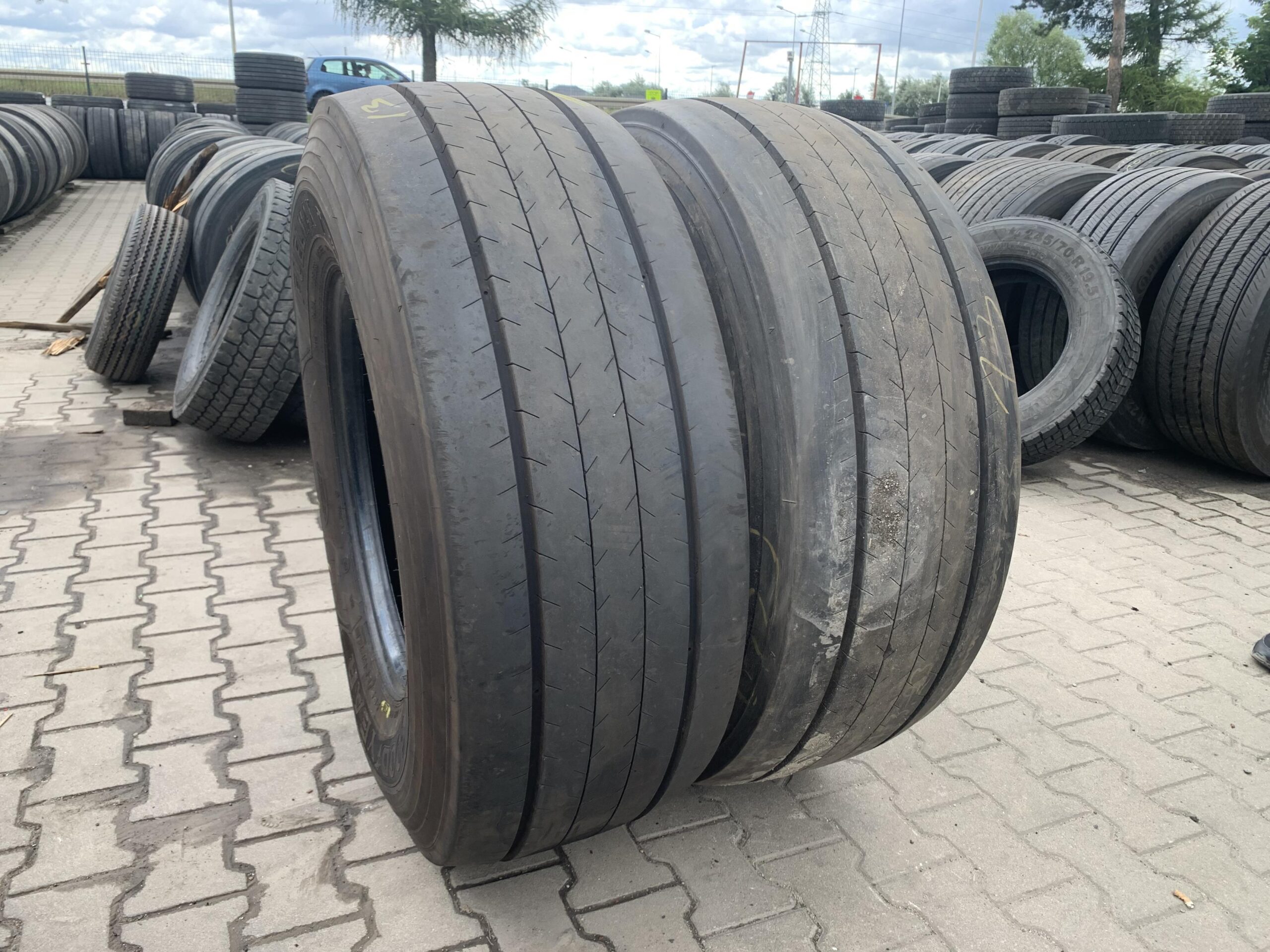 Opona ciężarowa 295/80R22.5 BIEŻNIKOWANA TYP GOODYEAR MSD Opony ciężarowe 385/65R22.5 GOODYEAR FUELMAX T / 10-12mm