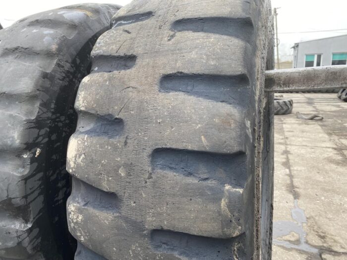 Opony przemysłowe  15.5R25 BKT EARTH MAX SR313 RADIAL / 40% bieżnika