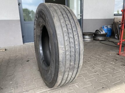  Opona ciężarowa używana 315/80R22.5 UNIROYAL FH40 / 10-11mm