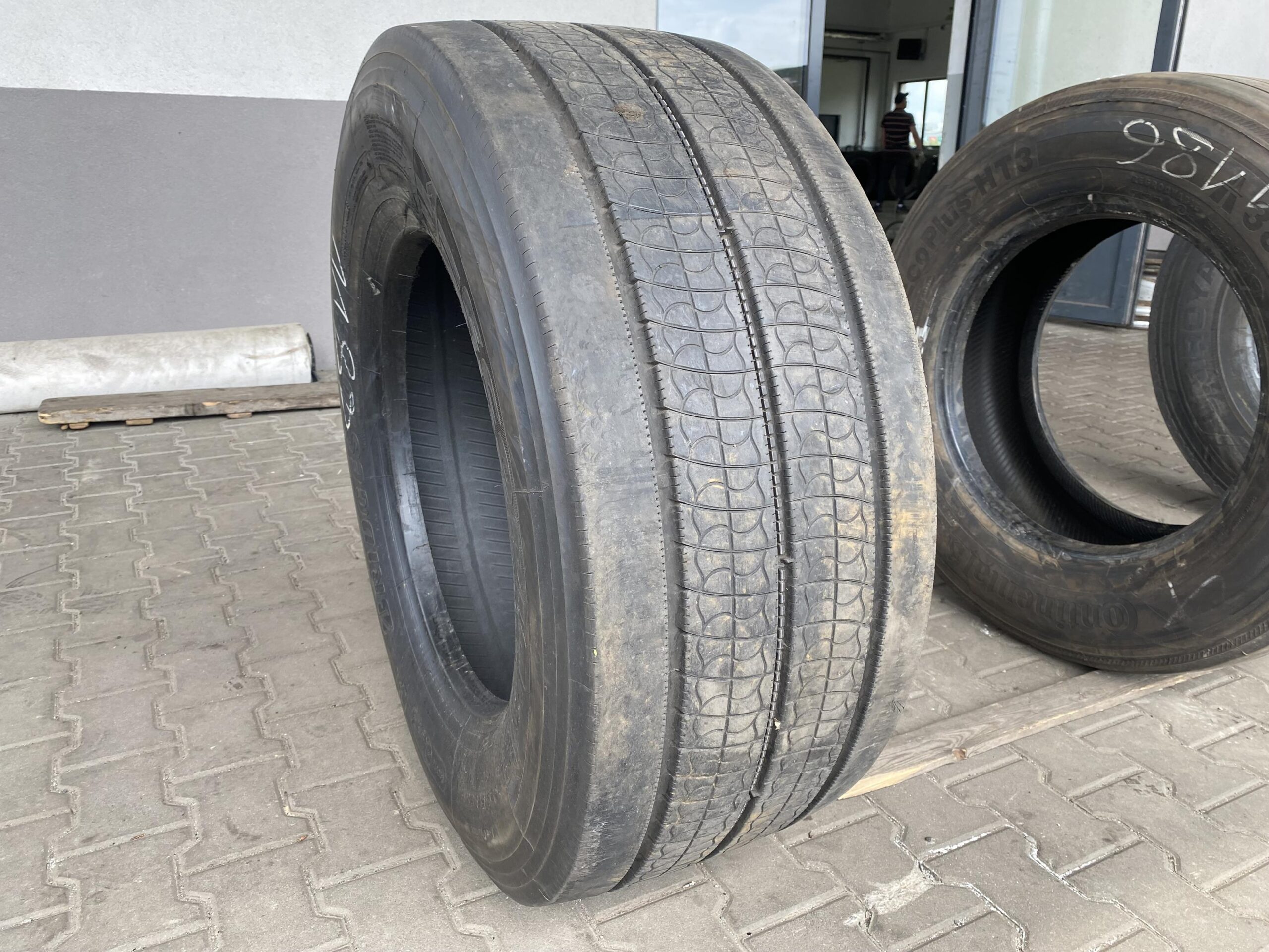 Opona ciężarowa używana 385/55R22.5 BRIDGESTONE ECOPIA H-STEER 002 / 11mm Opona ciężarowa używana 385/55R22.5 BRIDGESTONE ECOPIA H-STEER 002 / 11mm