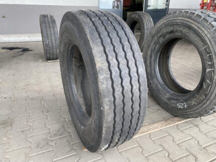  Opona ciężarowa używana 285/70R19.5 MICHELIN XTE2 / 10-11mm