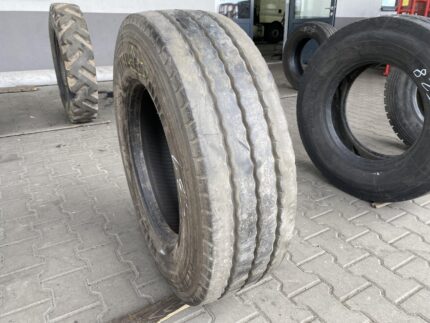  Opona ciężarowa używana 285/70R19.5 BRIDGESTONE R168 / 10-11mm