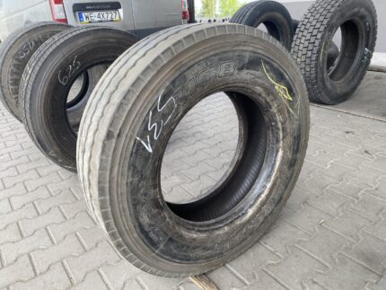 Opona ciężarowa używana 285/70R19.5 BRIDGESTONE R168 / 10-11mm