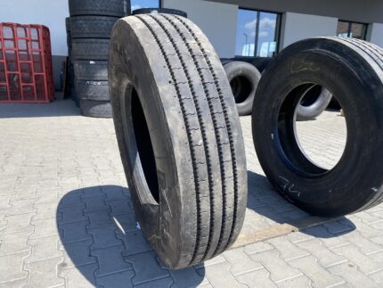 Opona ciężarowa używana 12R22.5 BARUM BF12 ROAD FRONT / 12mm