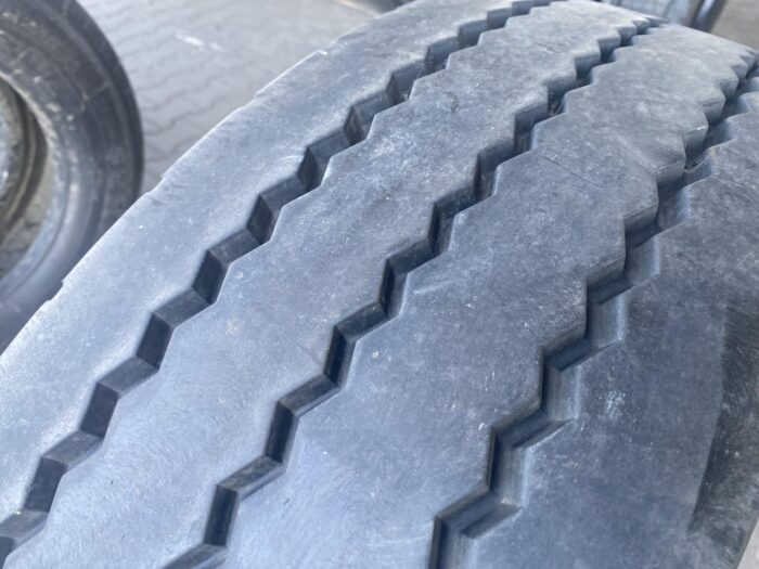 Opona ciężarowa używana 295/80R22.5 AEOLUS AGB20 / 12mm