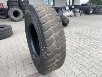  Opona ciężarowa używana 13R22.5 SEMPERIT WORKER D2 / 8-12mm