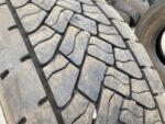 Używana opona ciężarowa 315/80R22.5 DUNLOP SP446 / 14-15mm