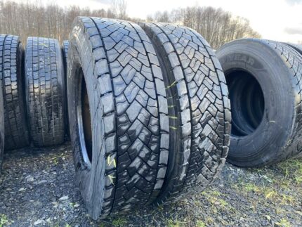Używane opony ciężarowe 315/80R22.5 DUNLOP SP446 / 13-16mm