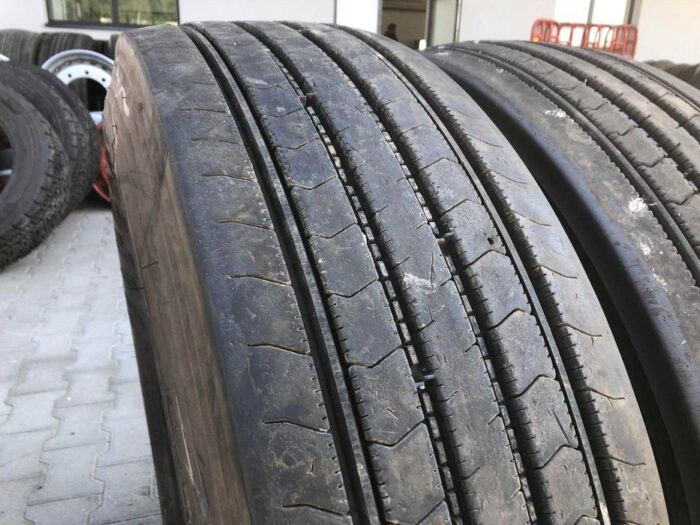 Używane opony ciężarowe 315/80R22.5 FIRESTONE FS422 / 11-12mm