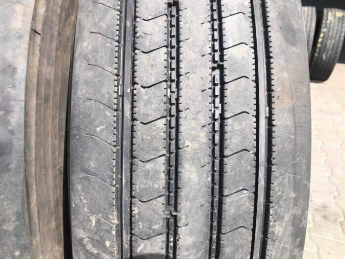 Używane opony ciężarowe 315/80R22.5 FIRESTONE FS422 / 8-9mm
