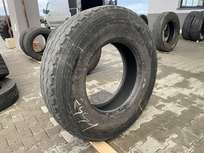 Używana opona ciężarowa 315/80R22.5 FIRESTONE FS833 / 8-9mm