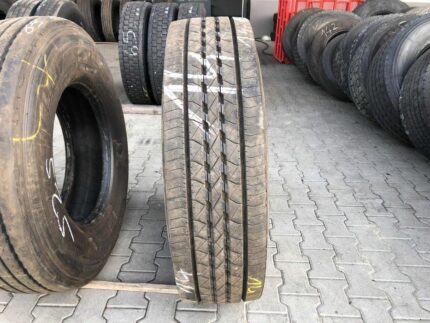  Używana opona ciężarowa 315/80R22.5 GOODYEAR KMAX S GEN-2 / 14-15mm