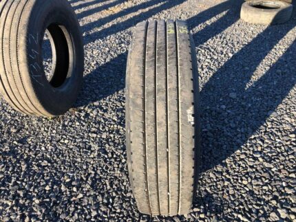 Opona ciężarowa używana 315/80R22.5 BARKLEY BL203+ / 13-14mm