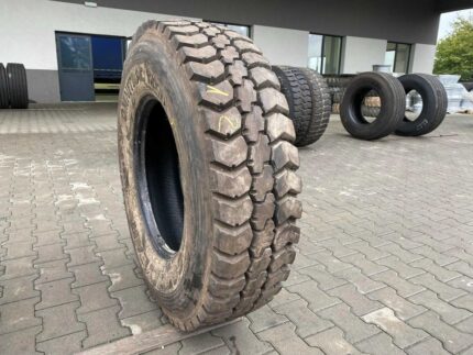 Używana opona ciężarowa 315/80R22.5 GOODYEAR OMNICTRAC MSD / 100 BIEŻNIKA