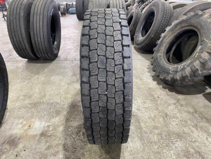  Używana opona ciężarowa 315/80R22.5 GOODYEAR ULTRA GRIP WTD / 13-16mm