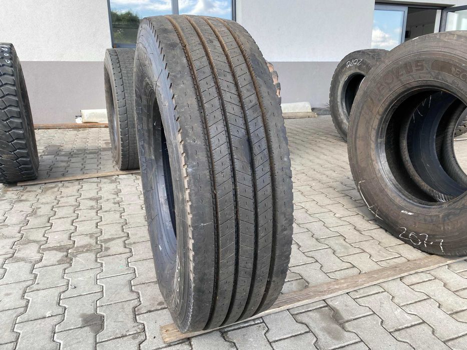 Używana opona ciężarowa 315/80R22.5 MAXX MF4250 / 15mm Używana opona ciężarowa 315/80R22.5 MAXX MF4250 / 15mm