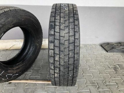 Używana opona ciężarowa 315/80R22.5 MICHELIN XDE2 / 7-9mm