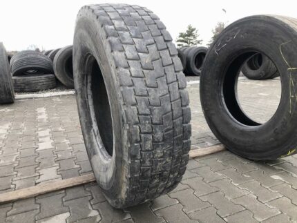  Używana opona ciężarowa 315/80R22.5 MICHELIN XDE2+ / 7-9mm