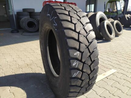  Używana opona ciężarowa 315/80R22.5 BIEŻNIKOWANA TYP BUDOWLANA / 15-16mm