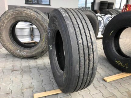 Używana opona ciężarowa 315/80R22.5 PIRELLI FR:01 / 9-11mm