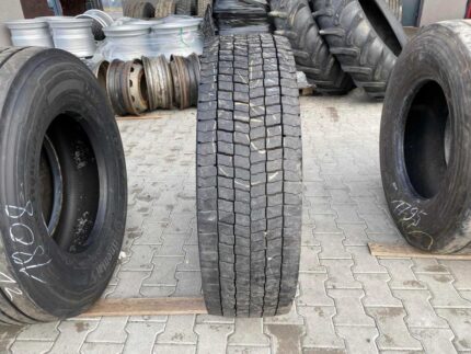  Używana opona ciężarowa 315/80R22.5 PIRELLI TR:01 TRIATHLON / 11-13mm