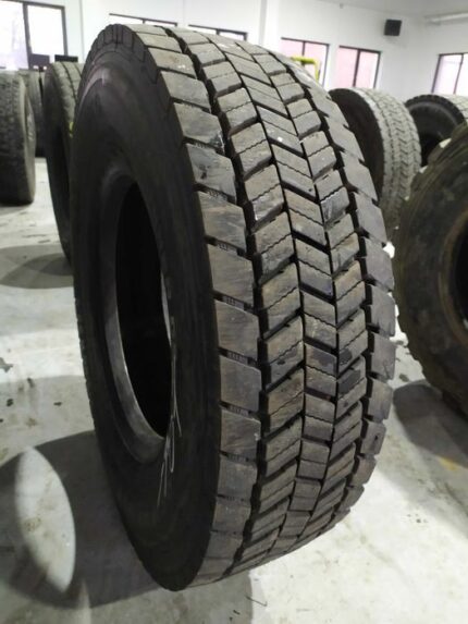 Używana opona ciężarowa 315/80R22.5 SEMPERIT RUNNER D2 / 15-16mm