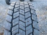 Używana opona ciężarowa 315/80R22.5 SEMPERIT RUNNER D2 / 14-15mm