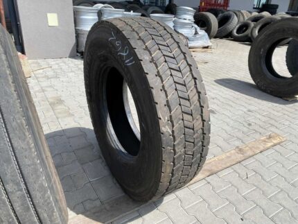Używana opona ciężarowa 315/80R22.5 SEMPERIT RUNNER D2 / 11-13mm