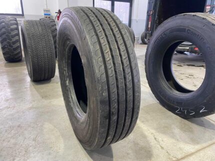 Używana opona ciężarowa 315/80R22.5 SEMPERIT RUNNER F2 / 13-14mm