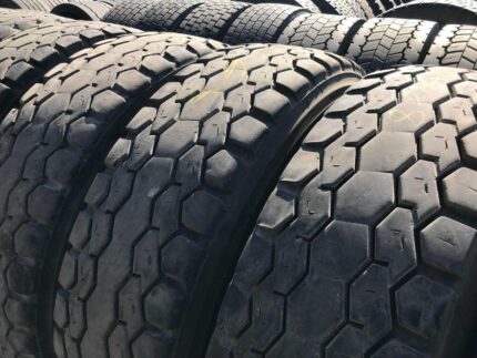 Używane opony ciężarowe 315/80R22.5 TOYO HYPARADIAL / 7-8mm