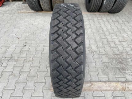Używana opona ciężarowa 315/80R22.5 BIEŻNIKOWANA  TYP BUDOWLANA PODWÓJNE Z / 16mm