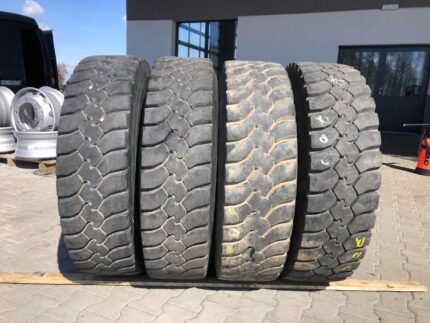 Używane opony ciężarowe 315/80R22.5 BIEŻNIKOWANA TYP NAPĘD BUDOWLANY / 11-14mm