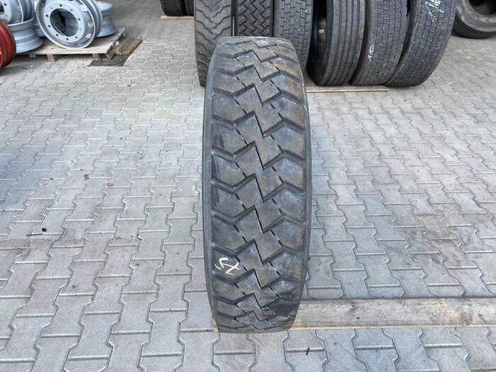 Używana opona ciężarowa 315/80R22.5 BIEŻNIKOWANA  TYP BUDOWLANA  Z / 14-16mm