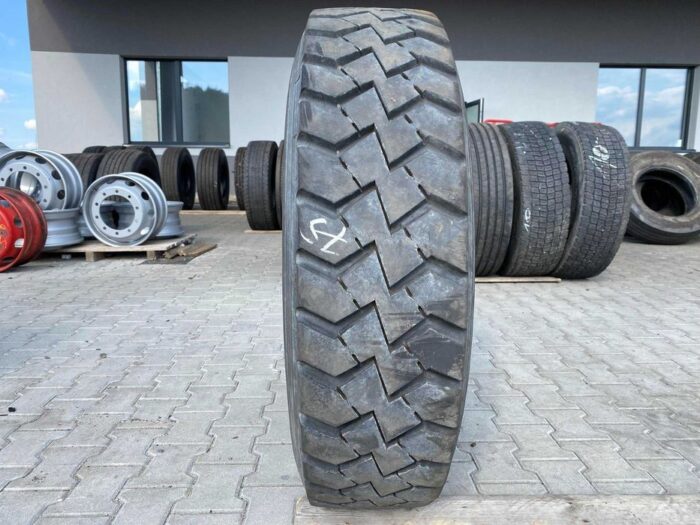 Używana opona ciężarowa 315/80R22.5 BIEŻNIKOWANA  TYP BUDOWLANA  Z / 14-16mm