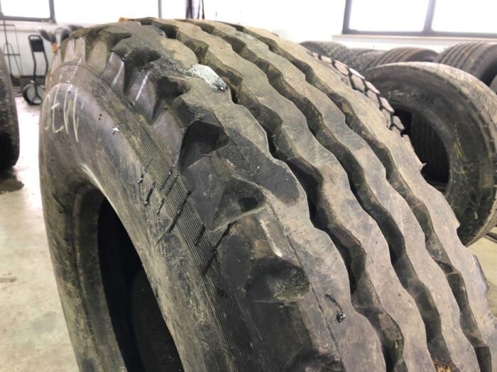 Używana opona ciężarowa 315/80R22.5 BIEŻNIKOWANA  TYP CONTINENTAL HSC